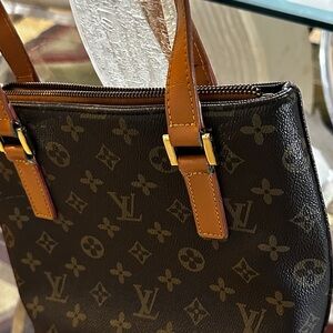 Used vintage LV handbag model VL1172